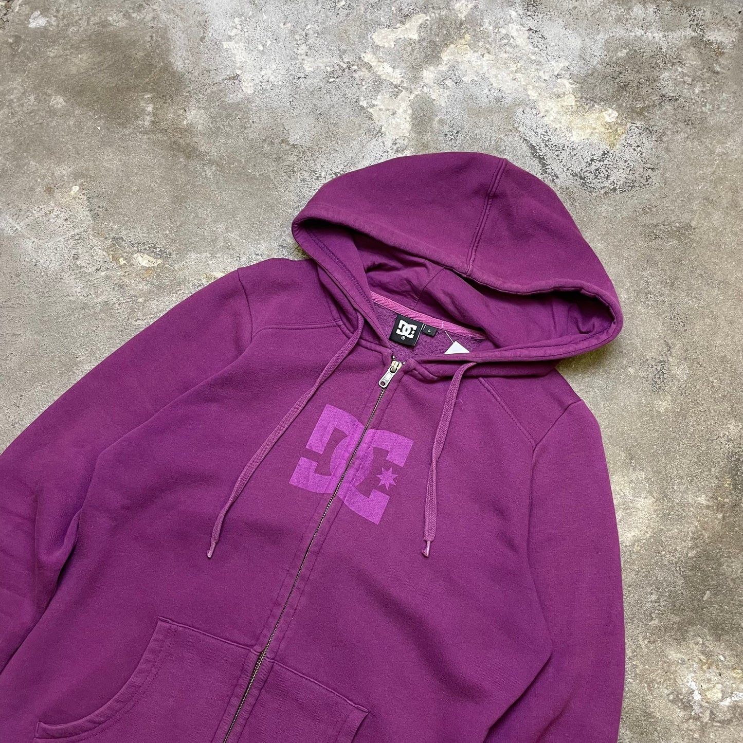 2000s DC zip up hoodie (S)