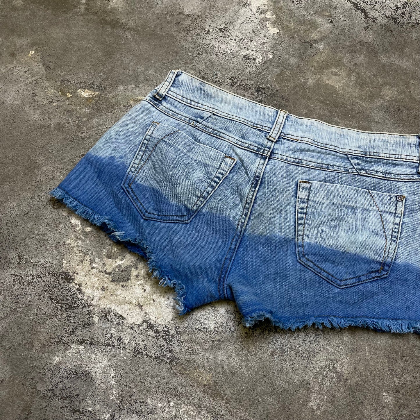 Y2K shorts (M)