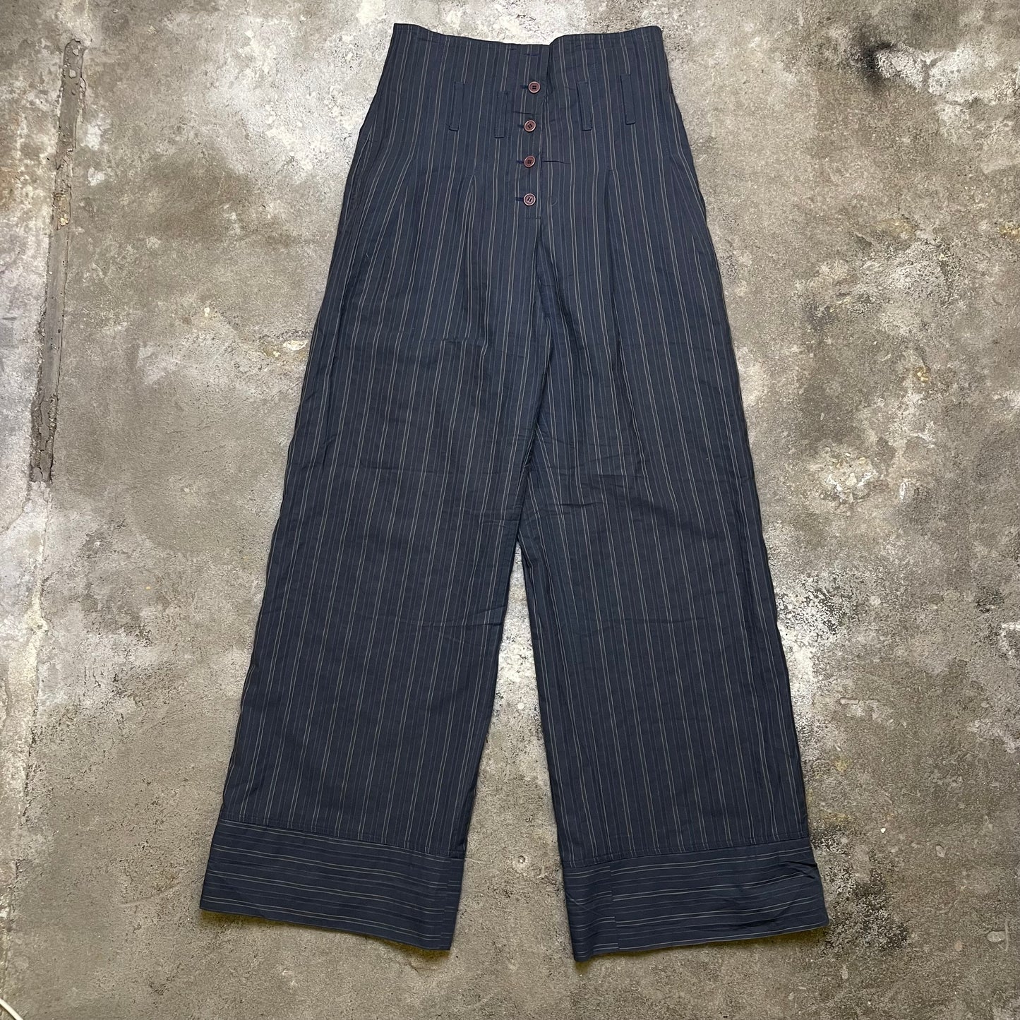 Baggy pleaded Y2K chinos (M)