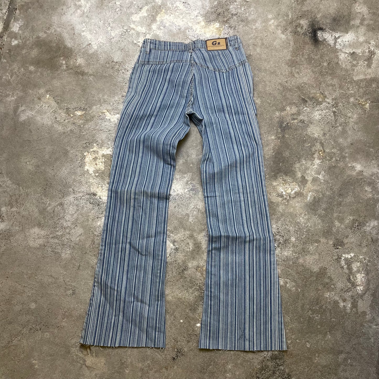 Flared Y2K Jeans (S)