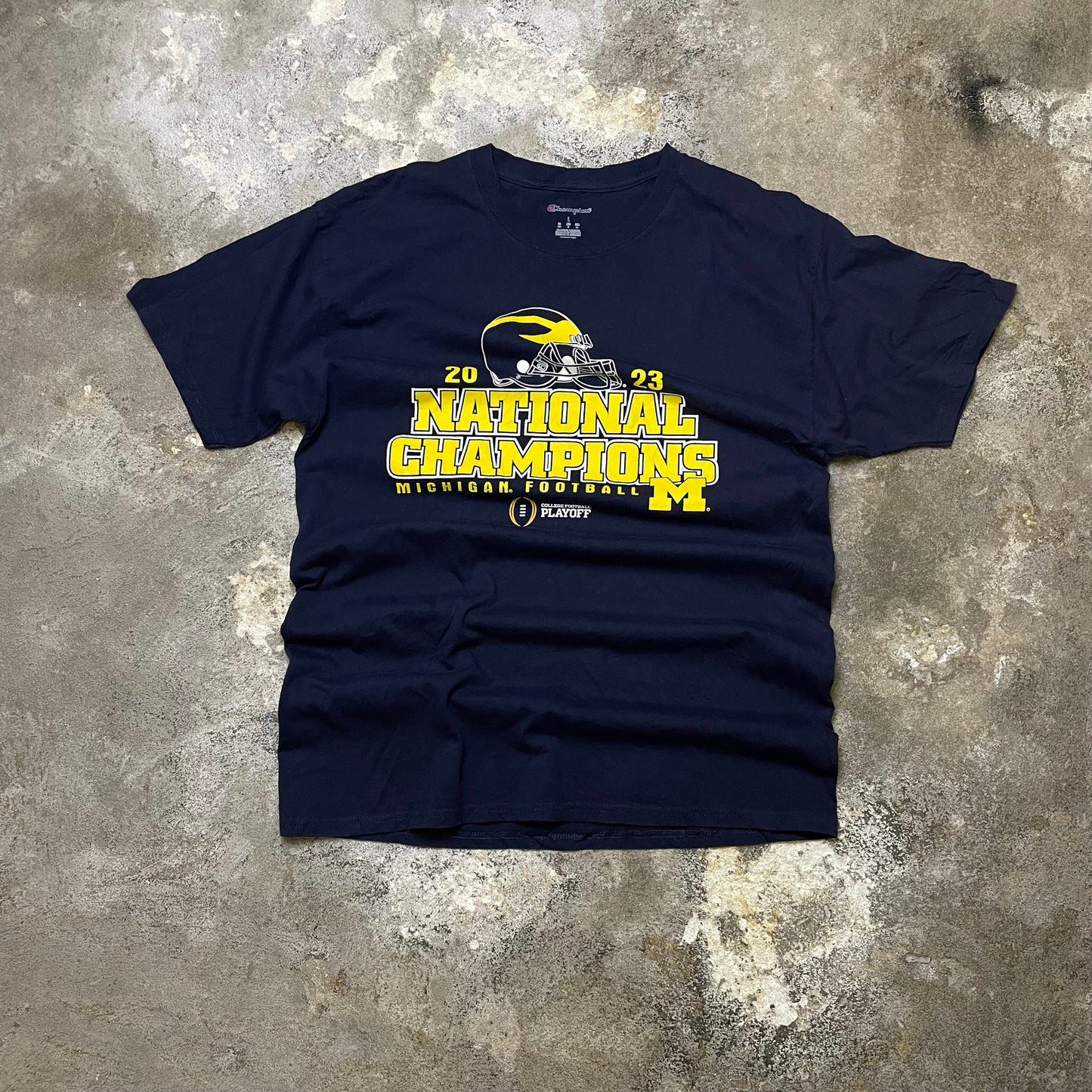 Champion tee (L)