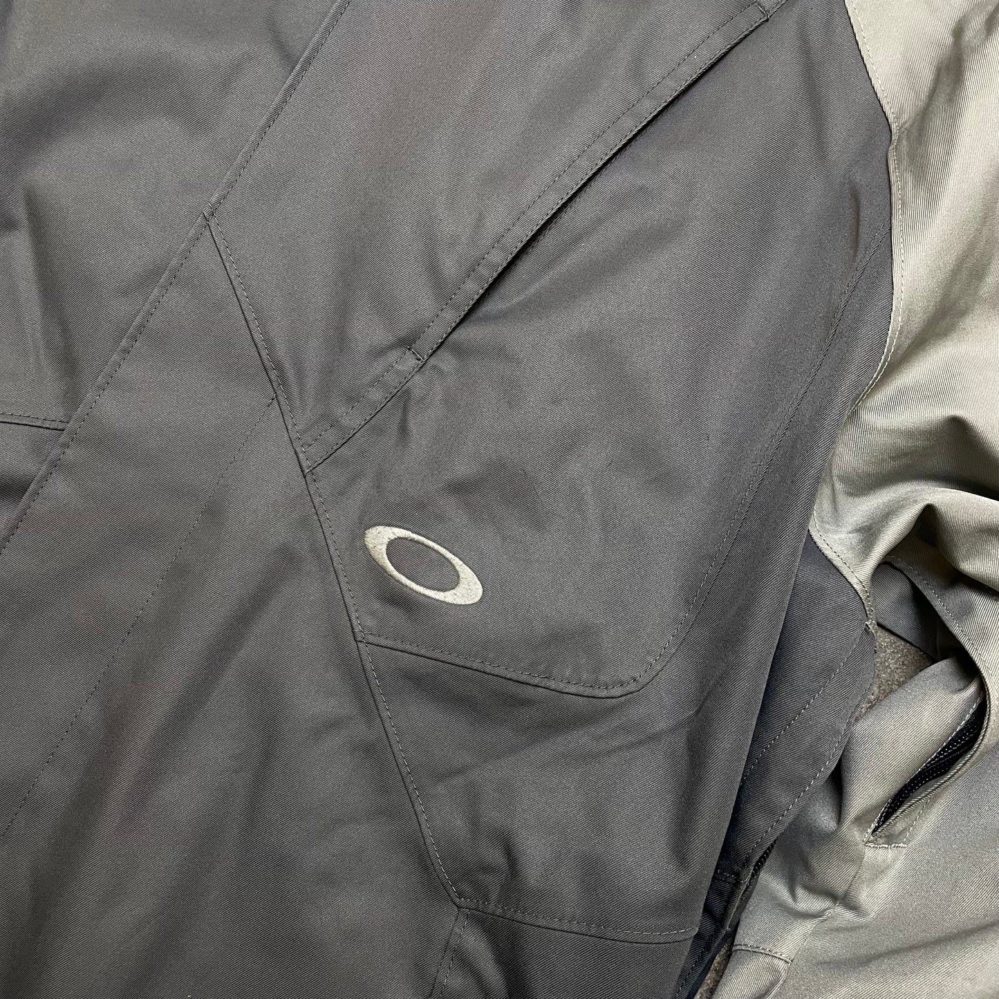 Oakley Ski/Snowboard jacket (L)