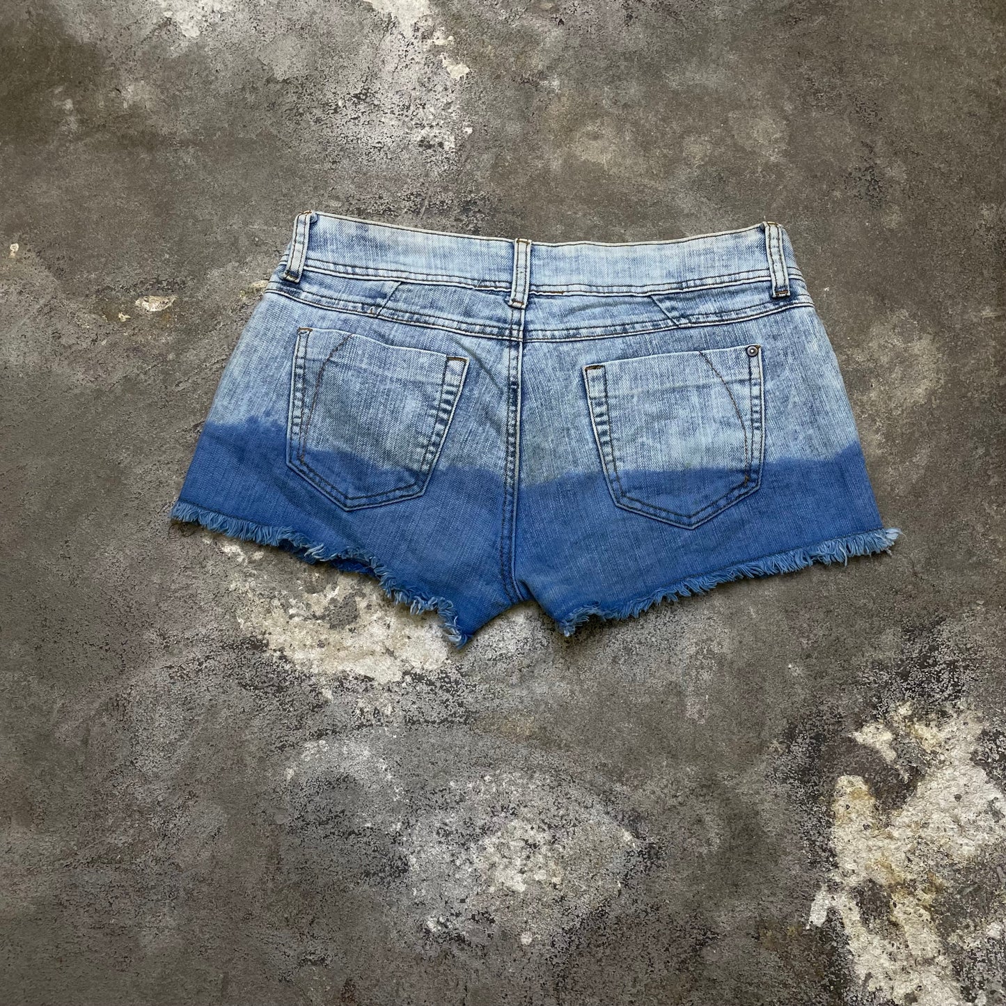 Y2K shorts (M)