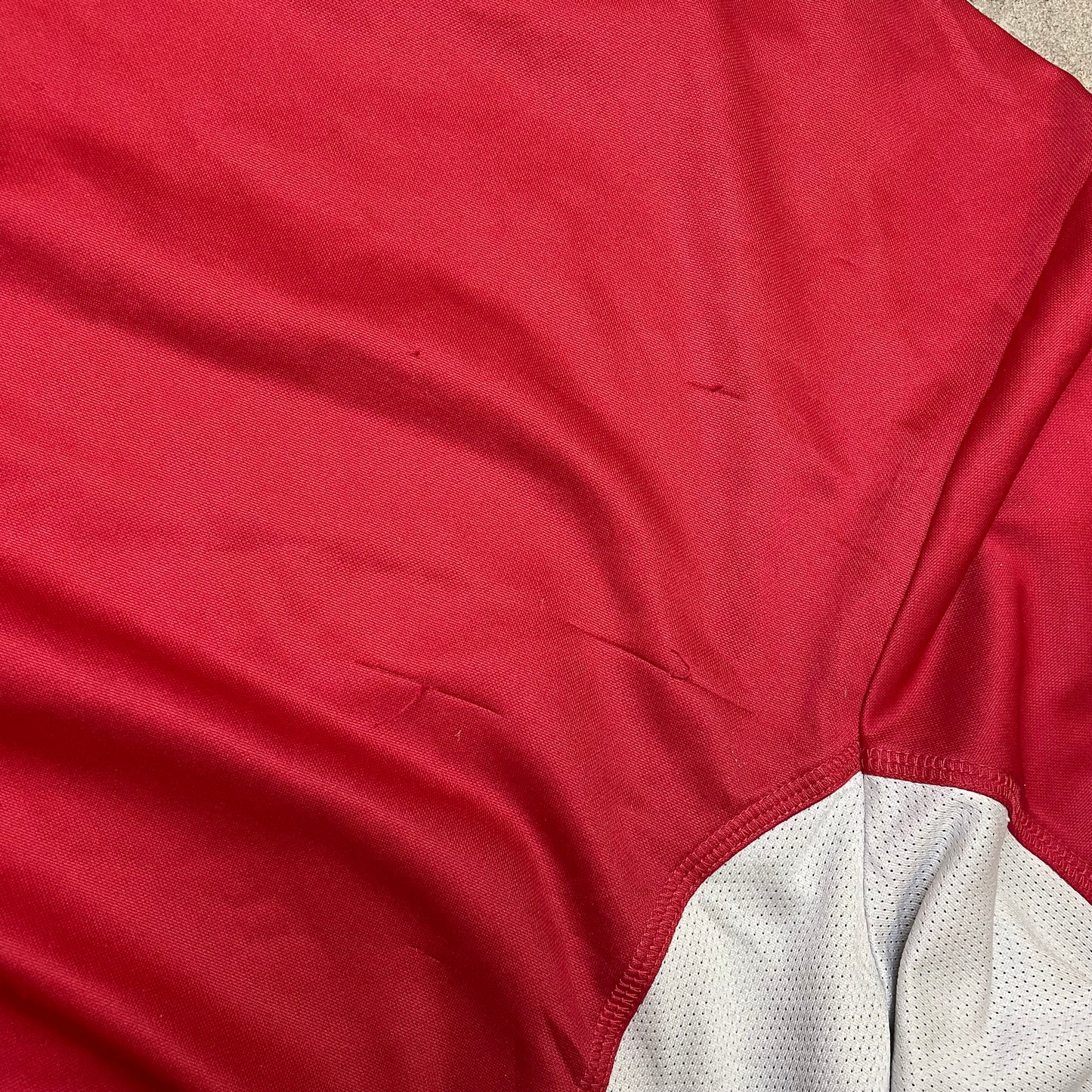 2000’s Nike center logo Jersey (L)