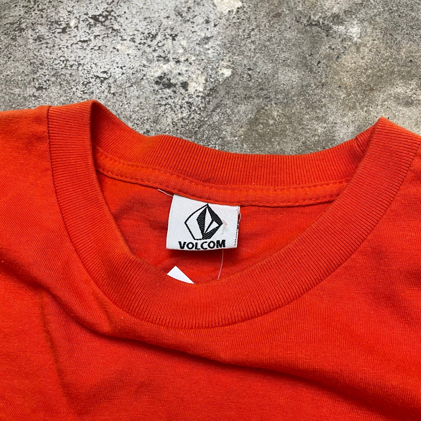 2000's Volcom Stone tee (M)