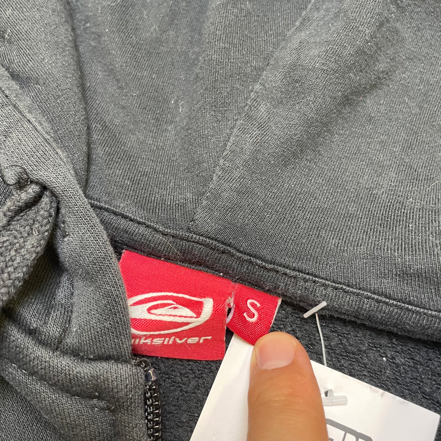 Quiksilver zip up hoodie (S)
