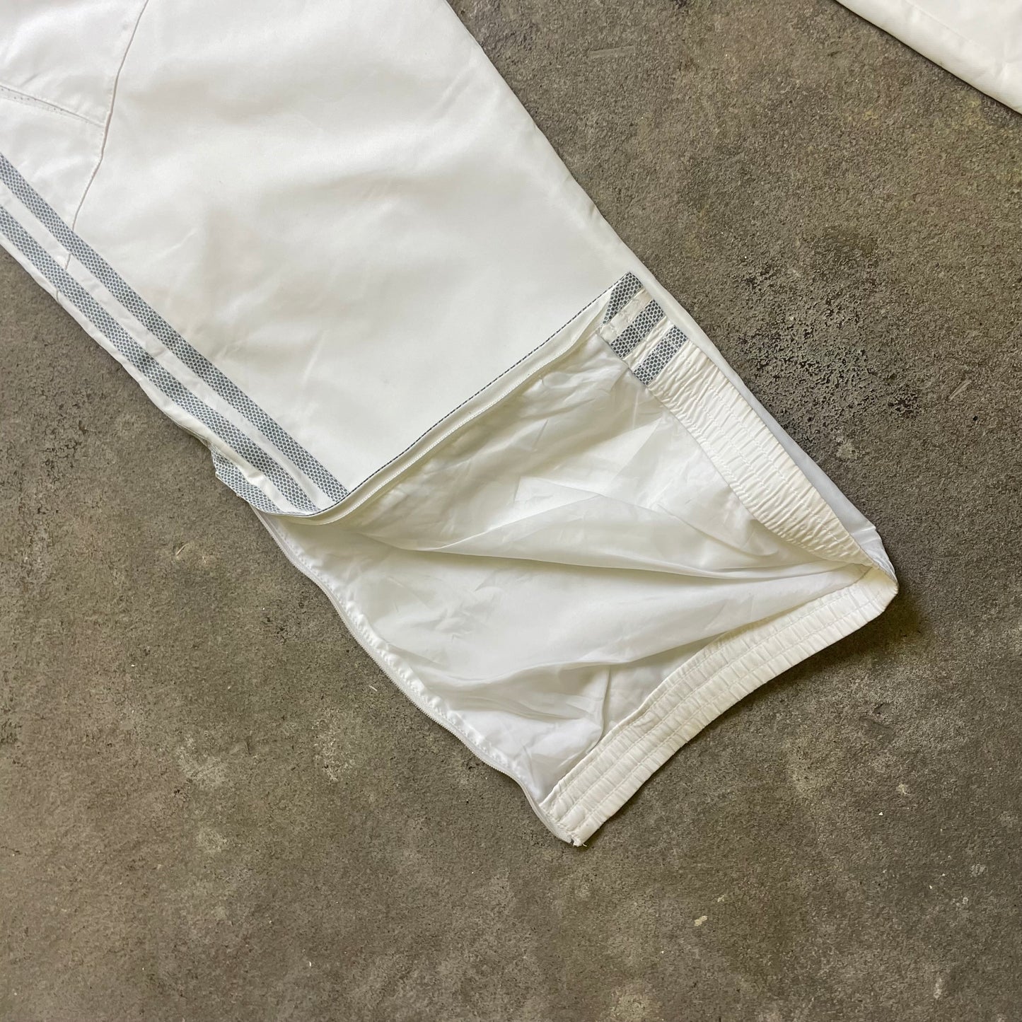 2006 Adidas trackpants (L)