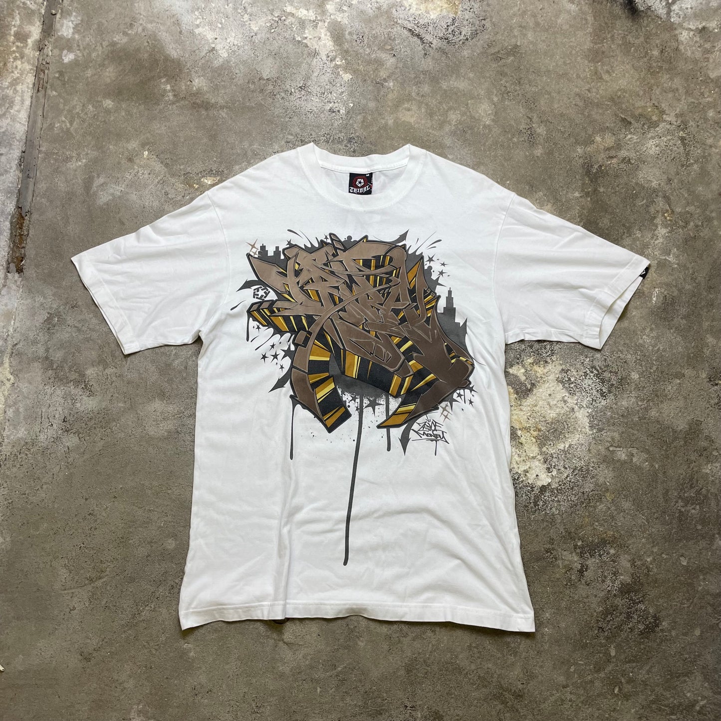 2000's Tribal tee (M)