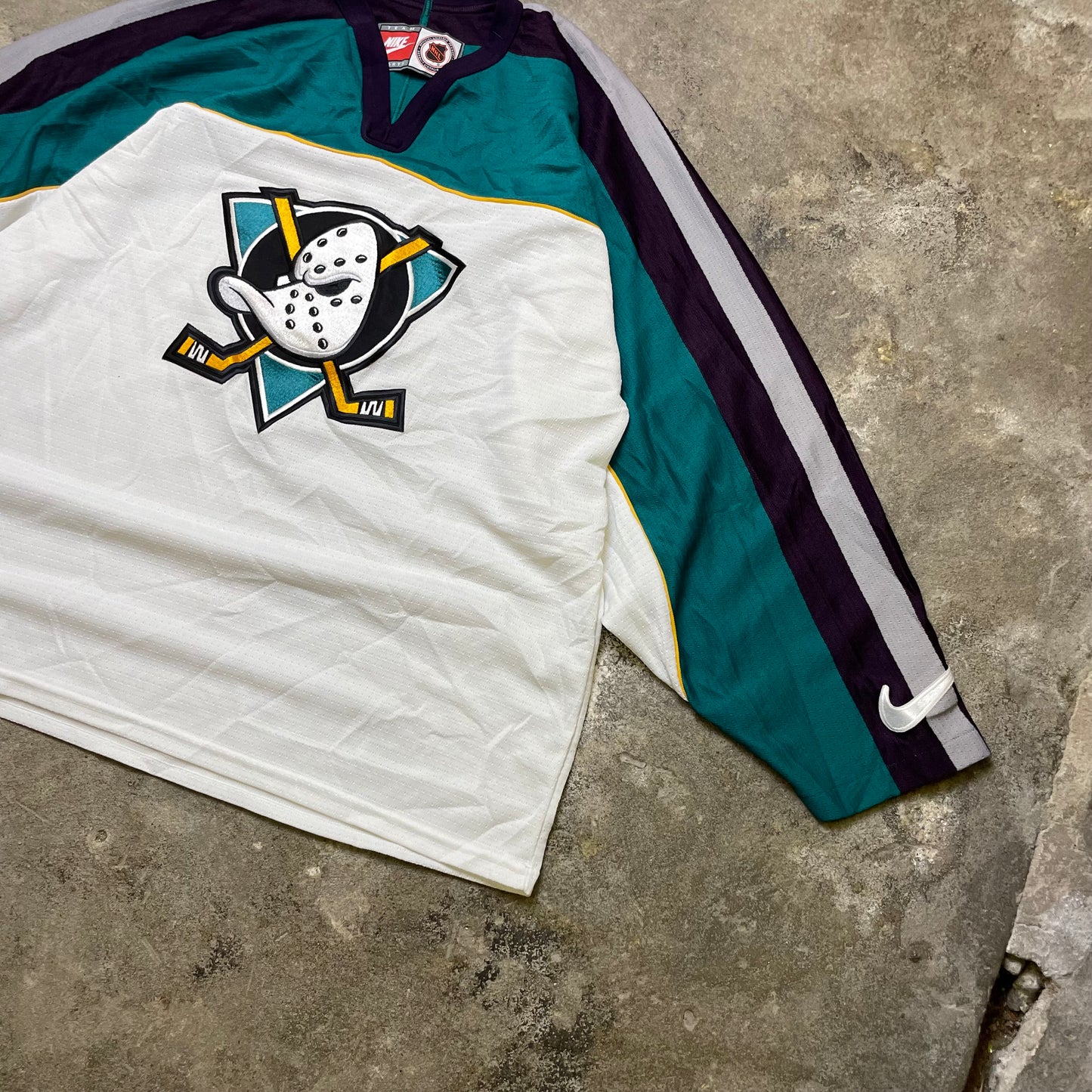 1997-99 Anaheim Ducks Nike hockey jersey (L)