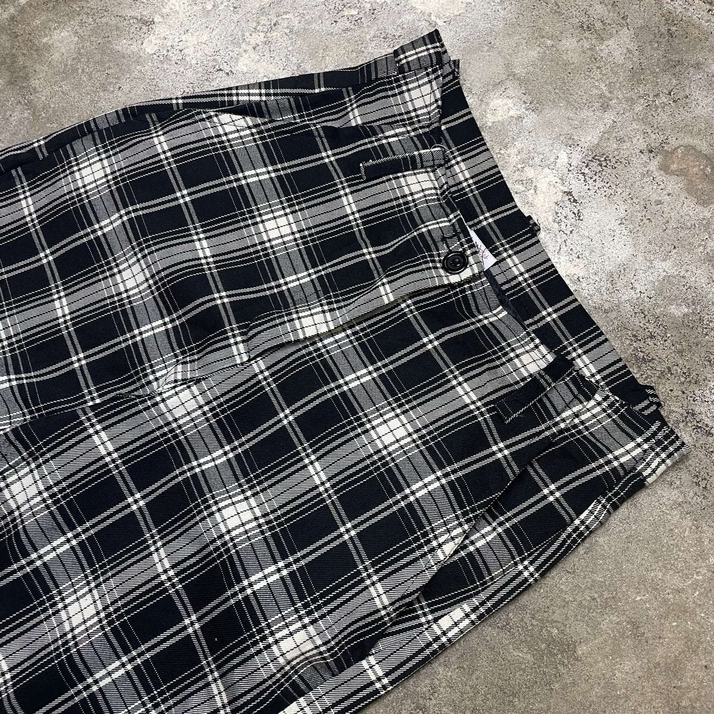 Flared Y2K checkered chinos (M)