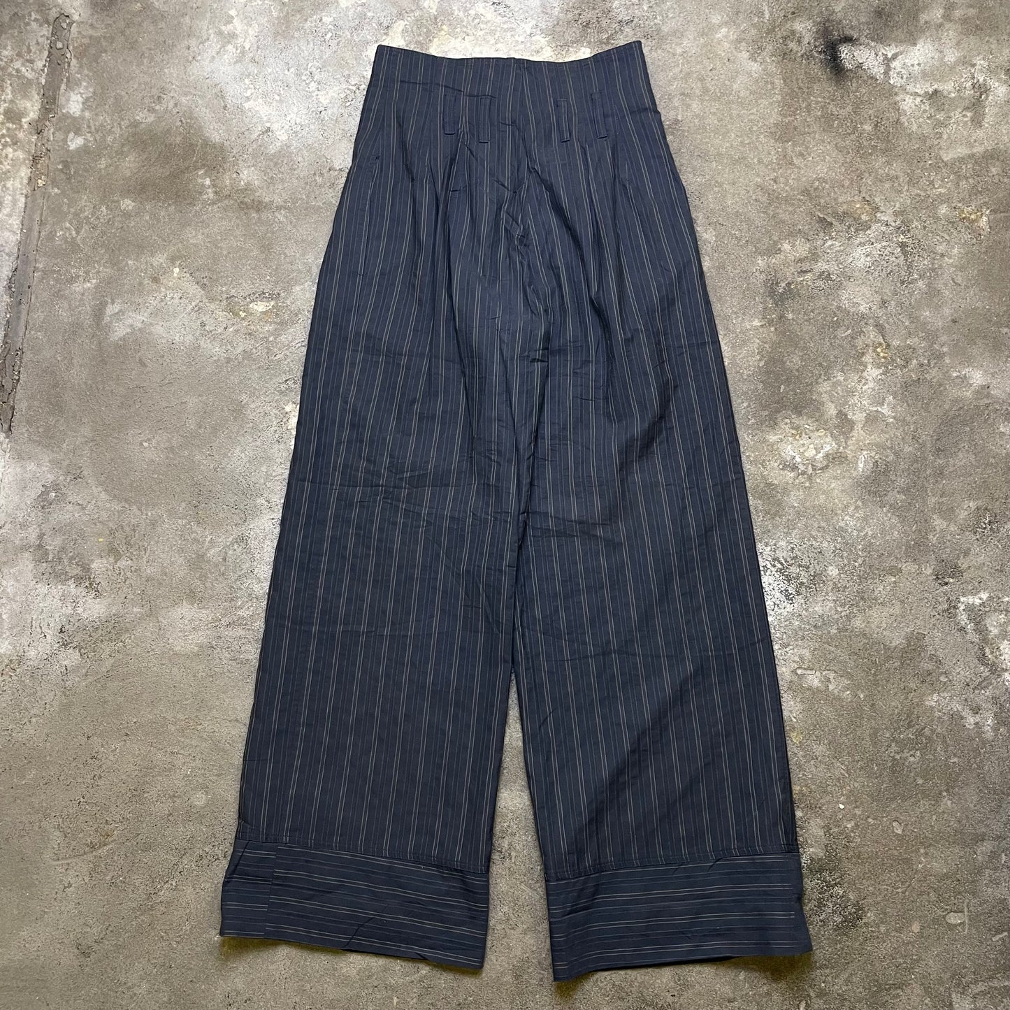 Baggy pleaded Y2K chinos (M)