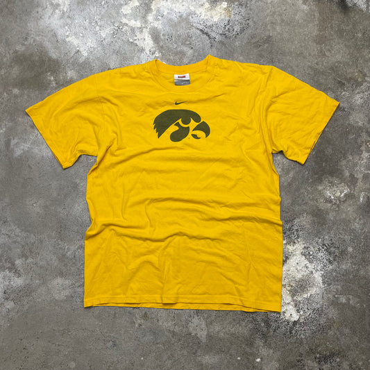 Early 2000’s Nike tee (M)