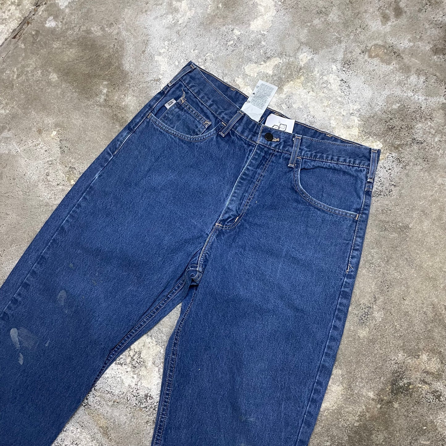 Carhartt Flame Resistant (W33)