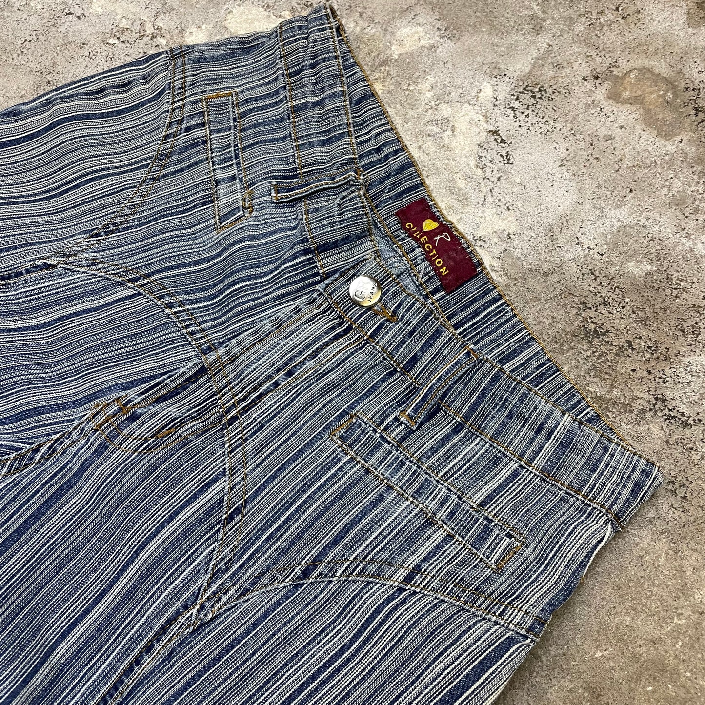 Flared Y2K Jeans (S)