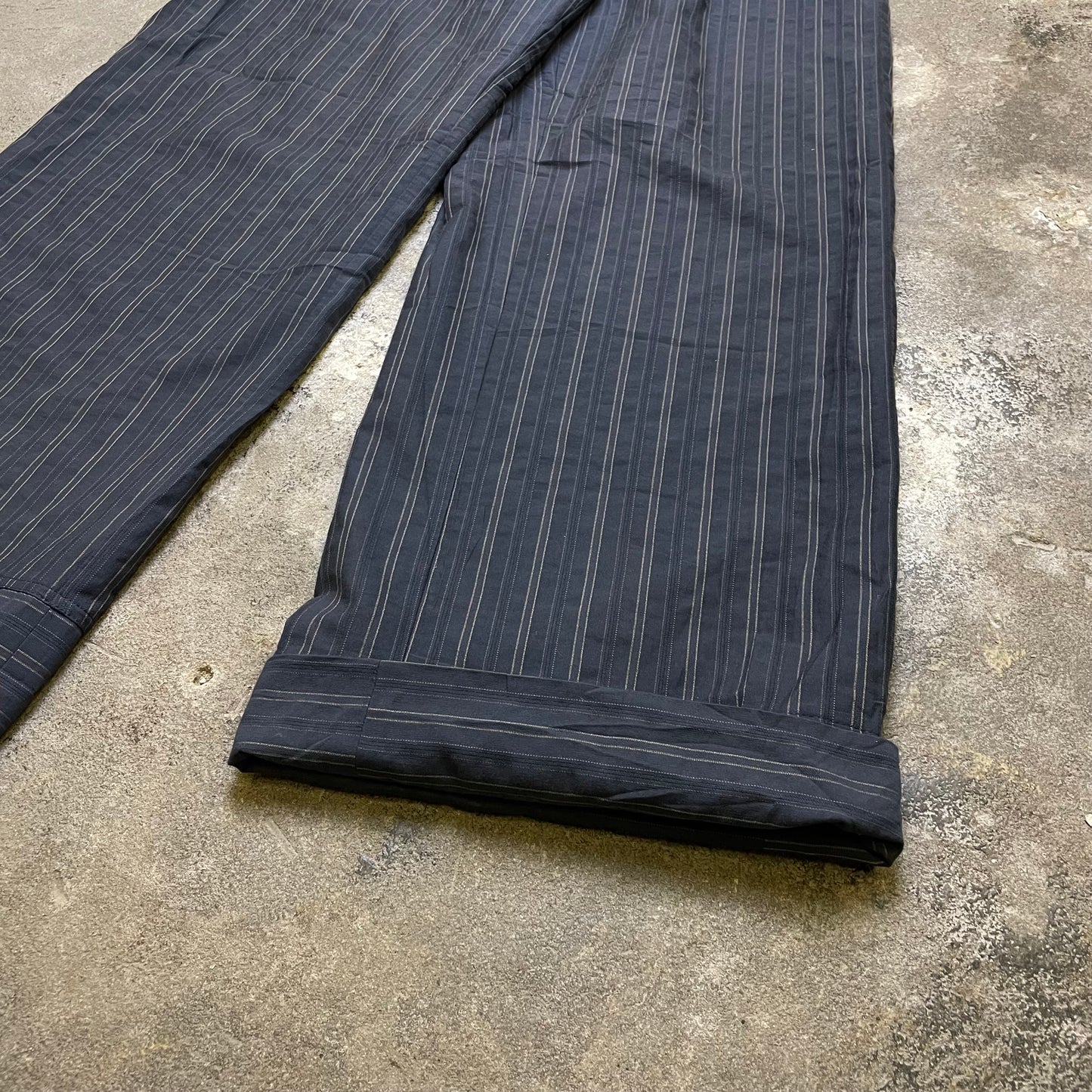 Baggy pleaded Y2K chinos (M)