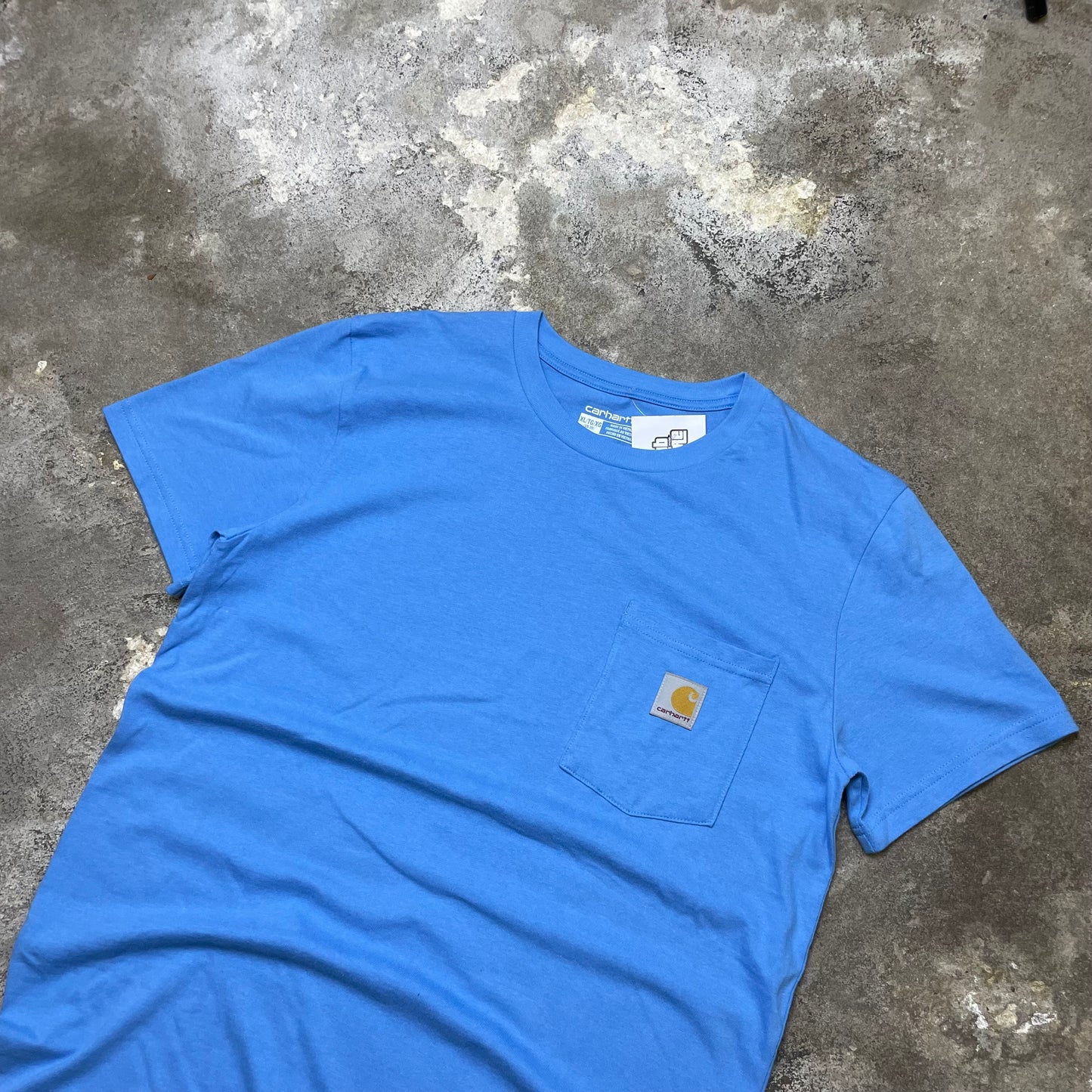 Carhartt pocket tee (M)