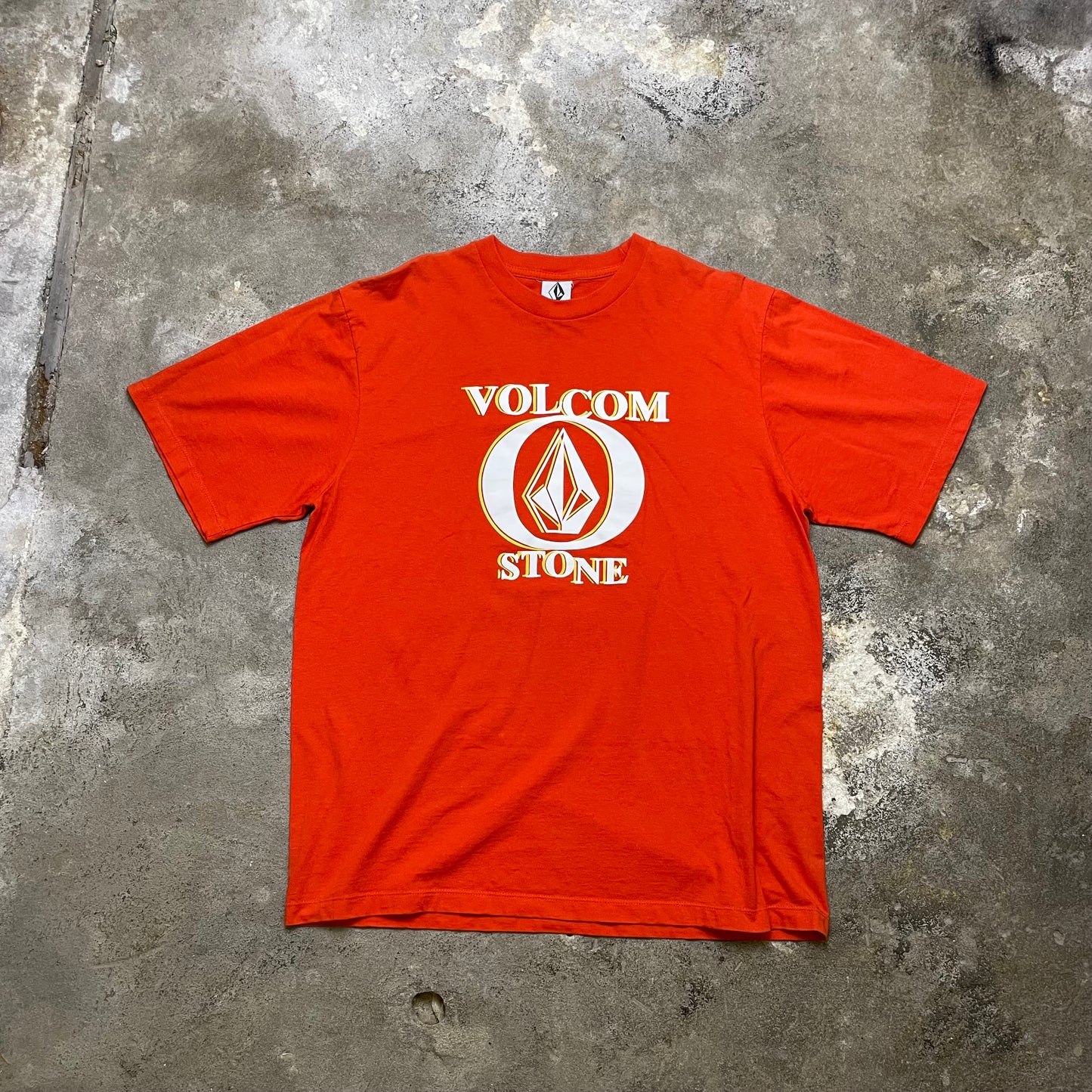 2000's Volcom Stone tee (M)