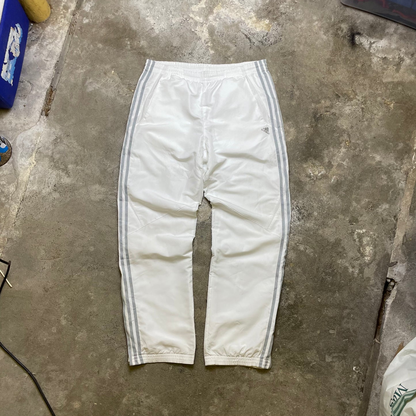 2006 Adidas trackpants (L)