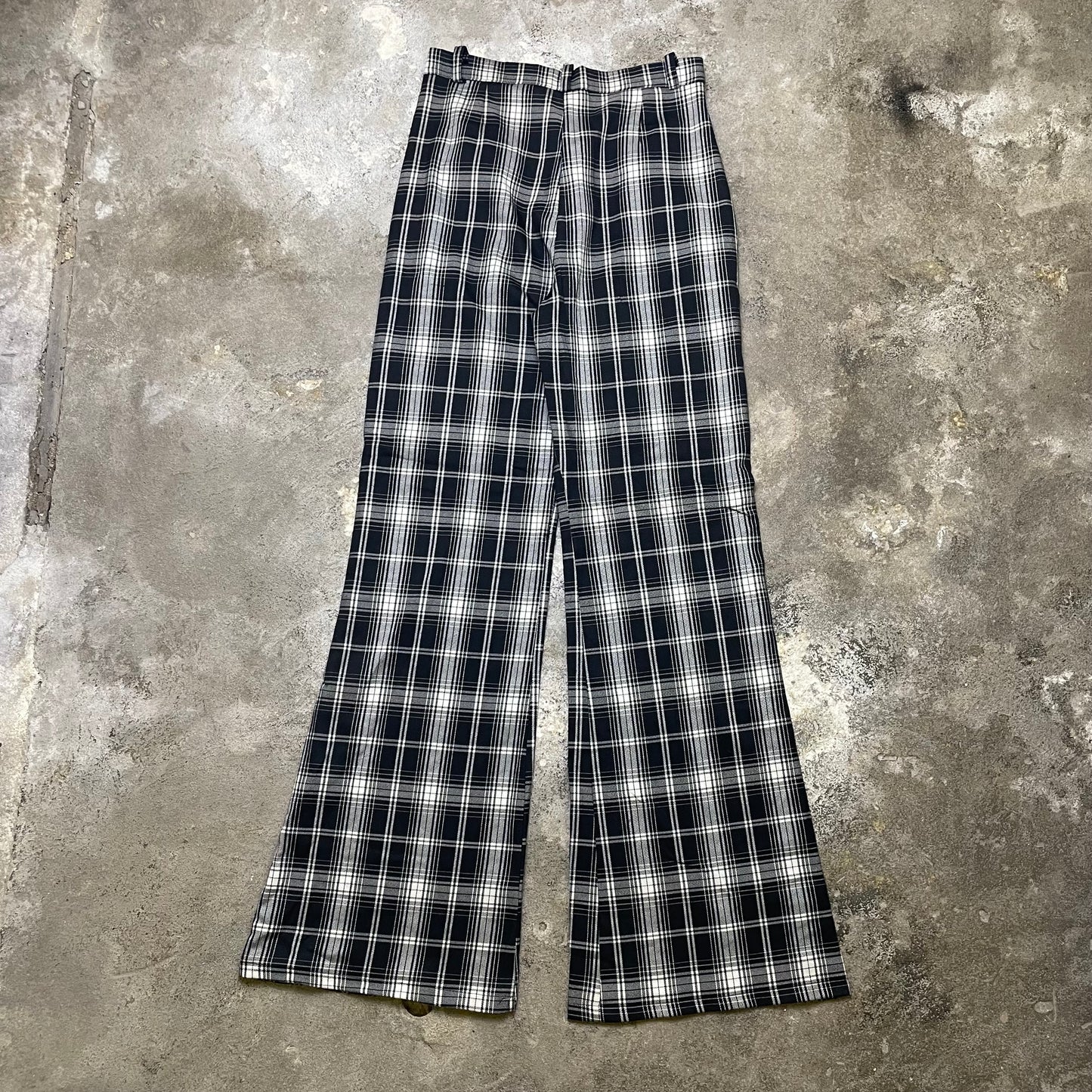 Flared Y2K checkered chinos (M)