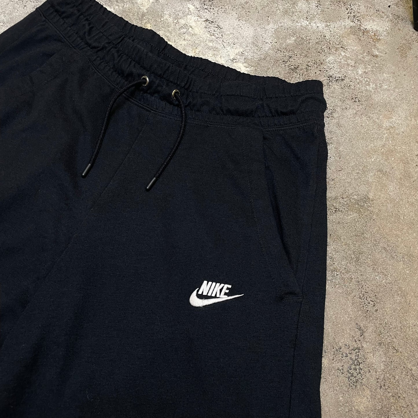 Extremely baggy Nike joggers (M)