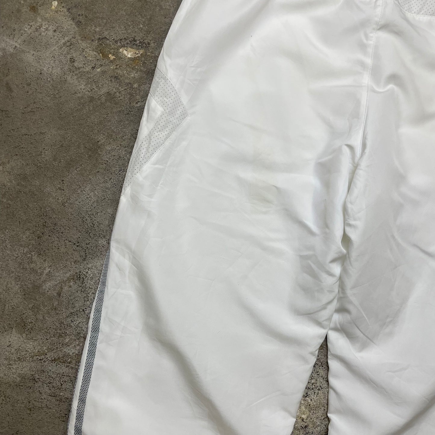 2006 Adidas trackpants (L)