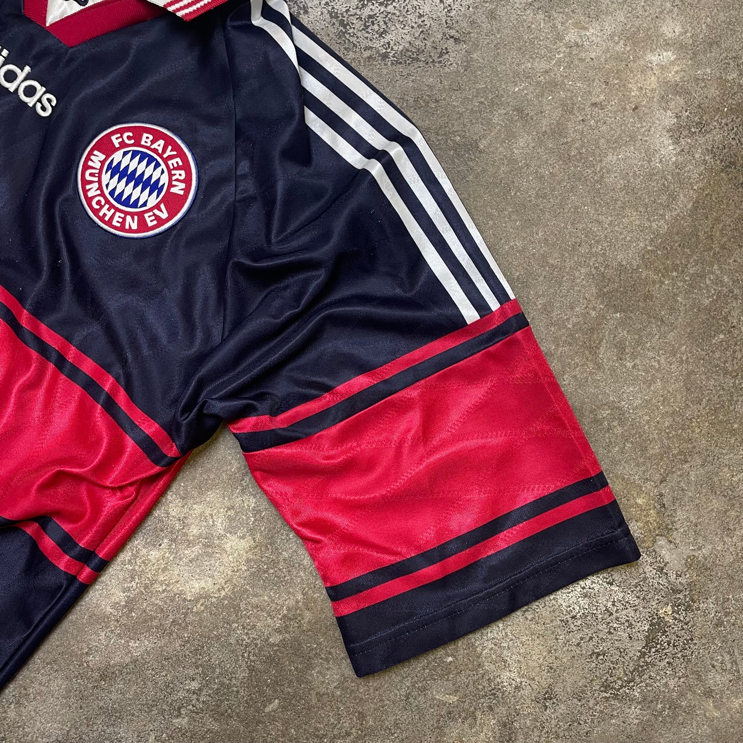 1997-99 FC Bayern München Home jersey (L)