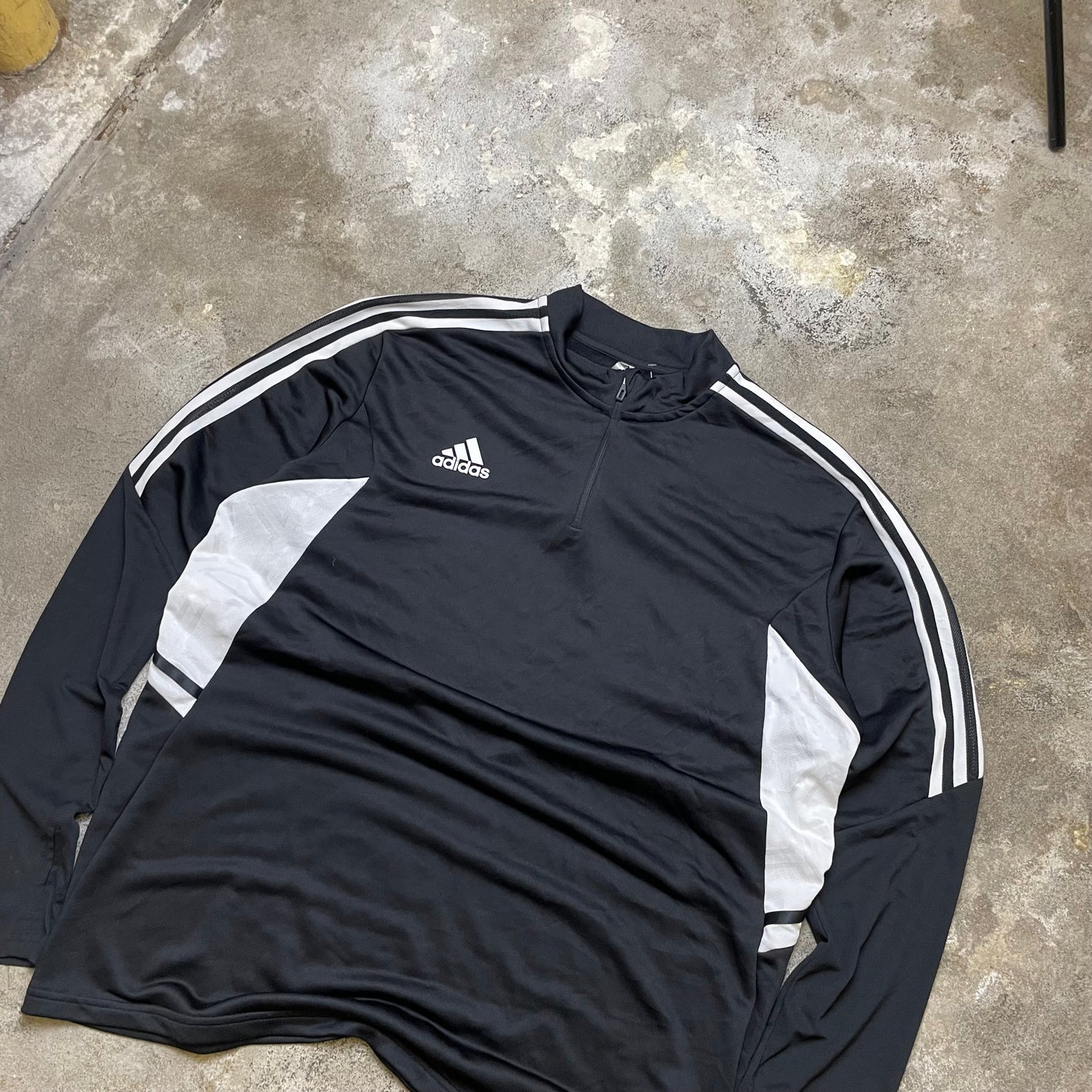 Adidas quarter zip (XL)