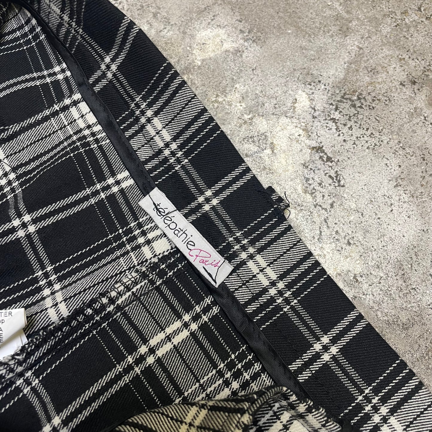 Flared Y2K checkered chinos (M)