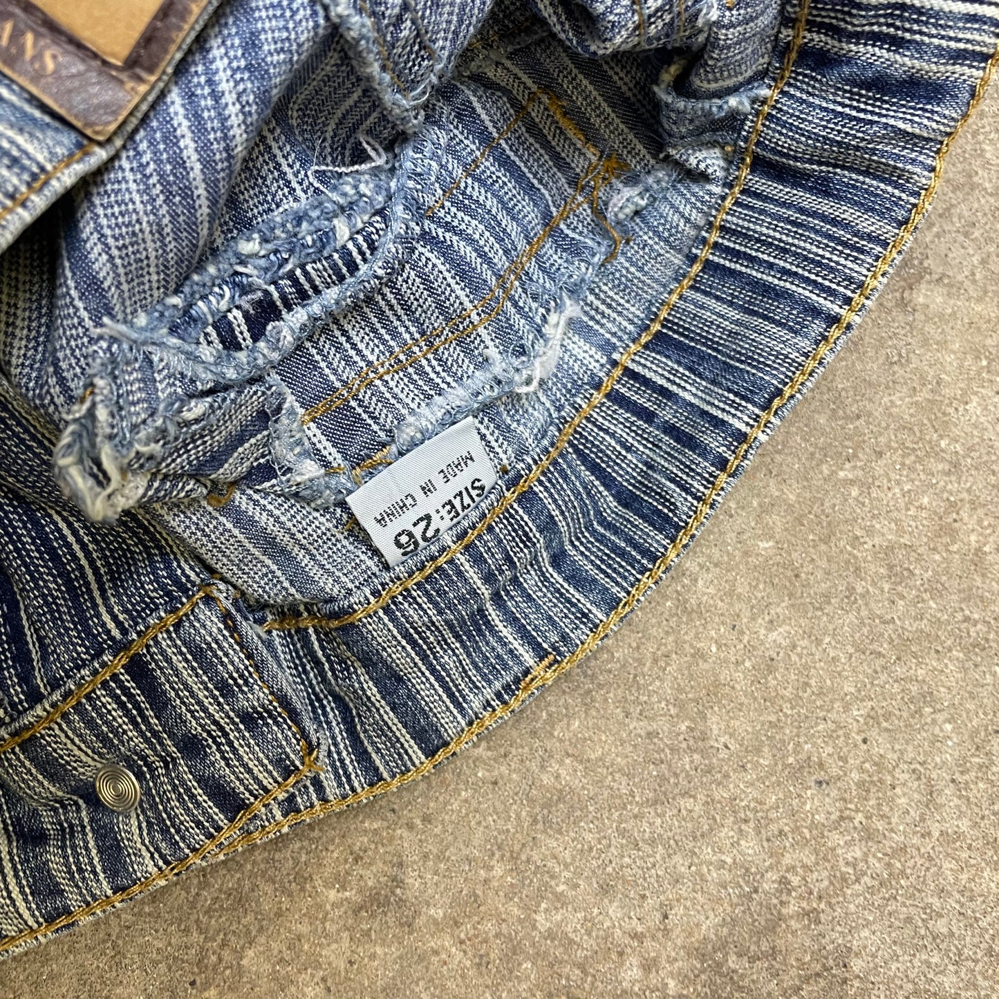 Flared Y2K Jeans (S)