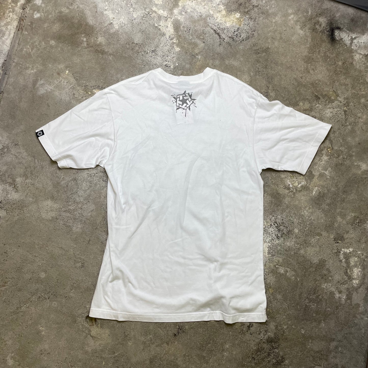 2000's Tribal tee (M)