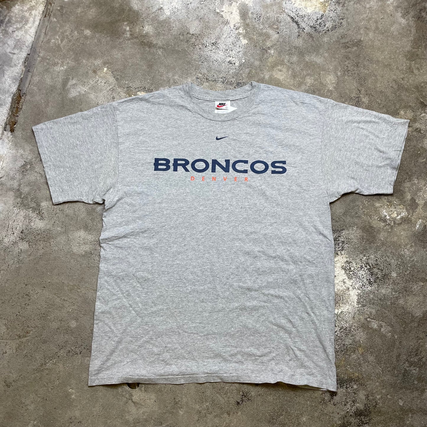 1990's Nike Denver Broncos tee (L)