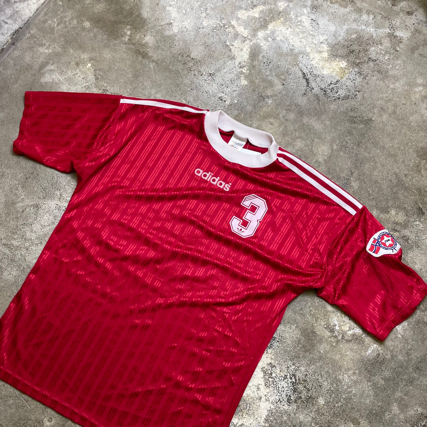 1990s Adidas Norway jersey (M)