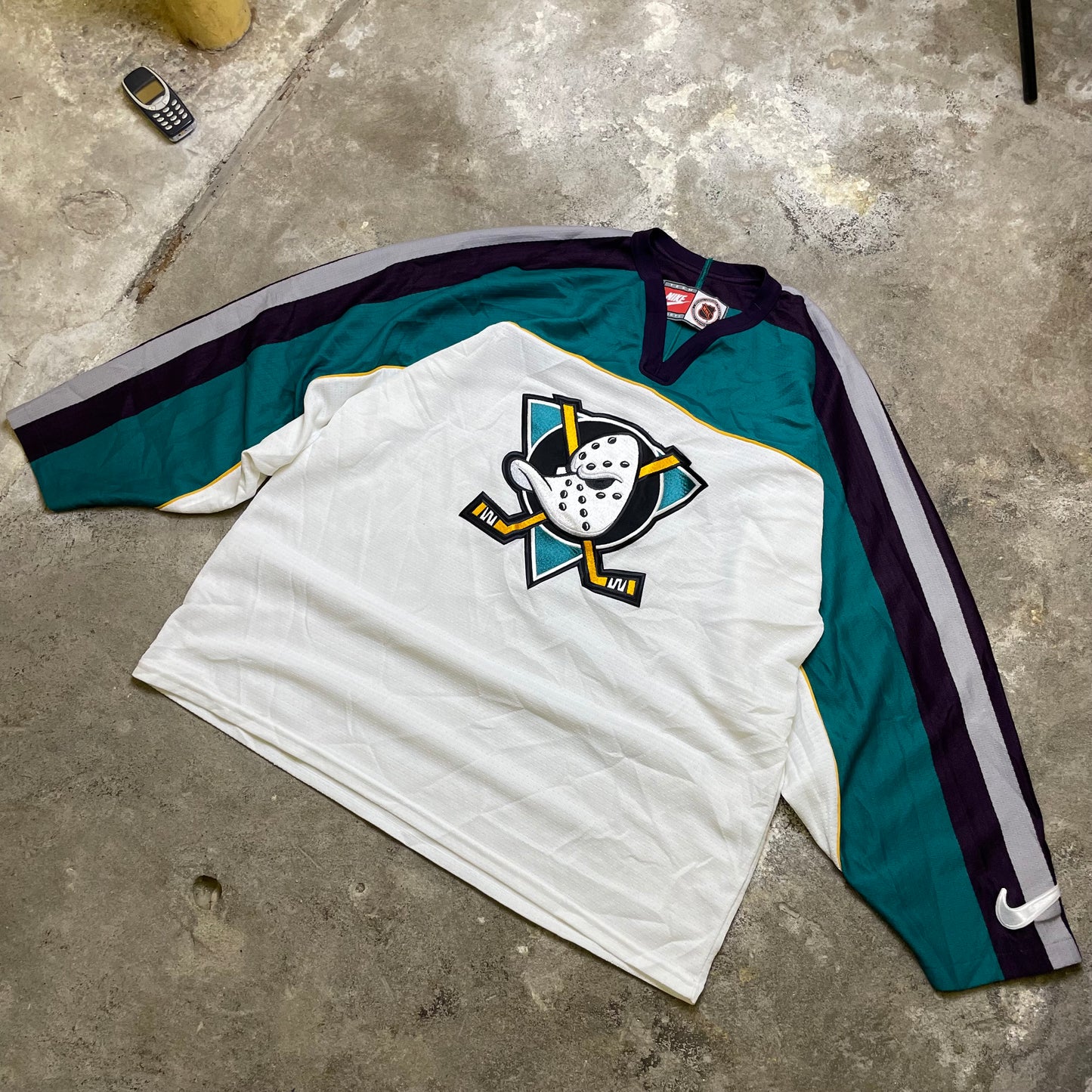1997-99 Anaheim Ducks Nike hockey jersey (L)
